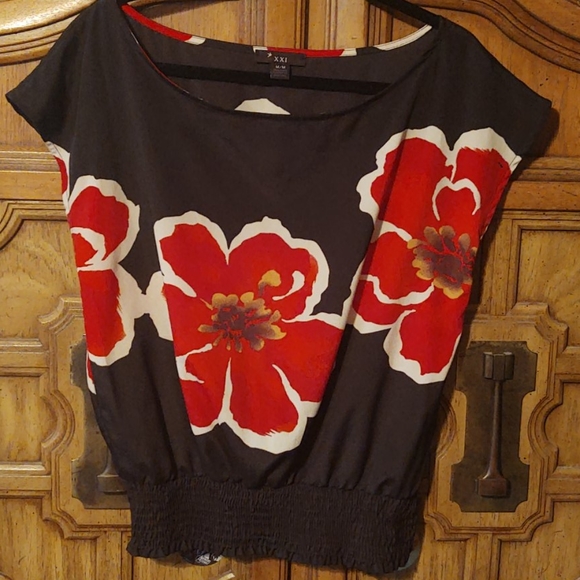 XXI Tops - Sleeveless floral blouse